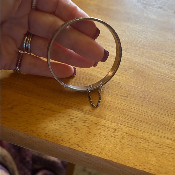 Elegant Silver Starburst Bangle Bracelet - Picture 2 of 4